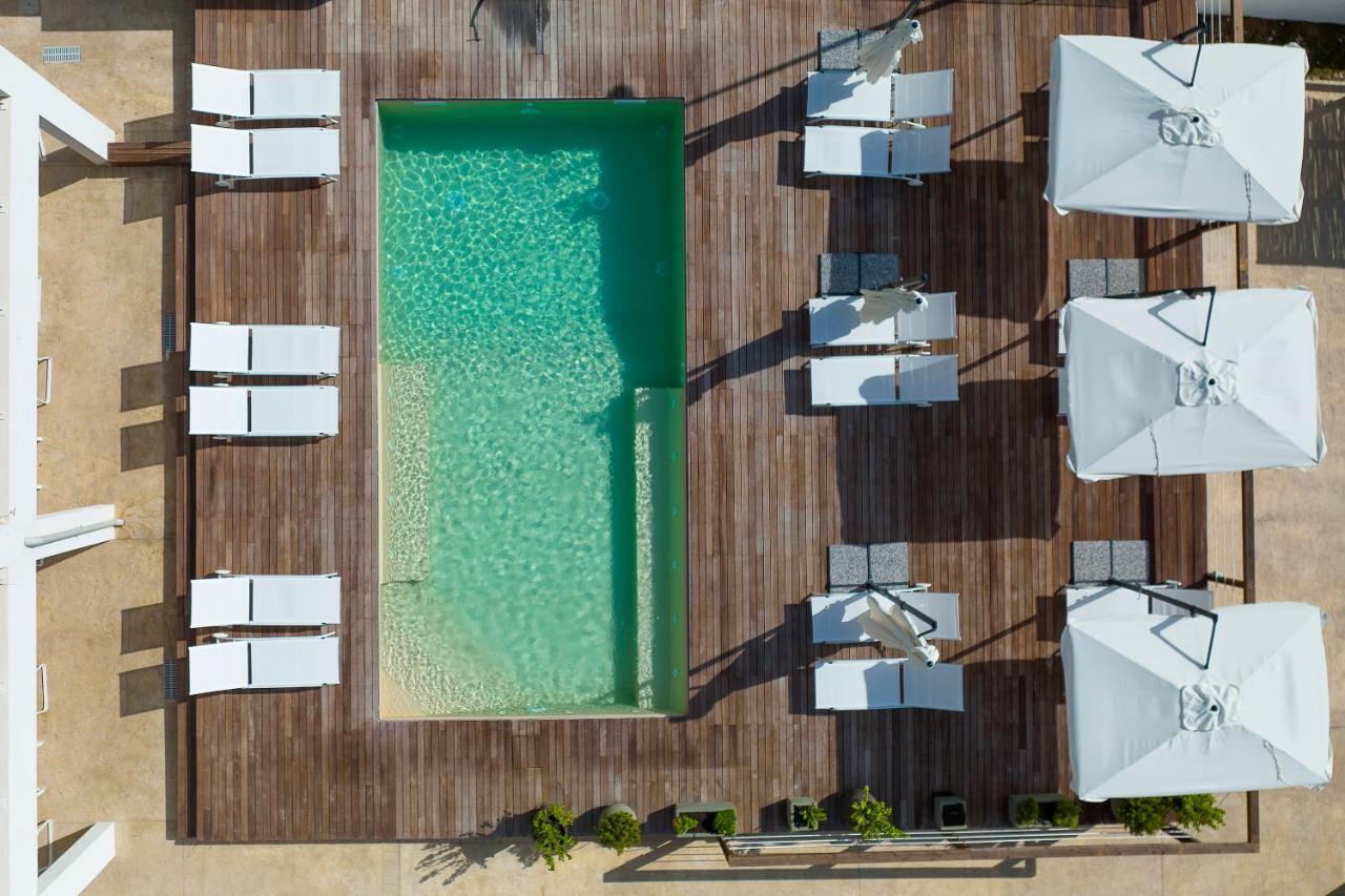Mercury Beach Hotel SantʼAntìoco Exteriör bild