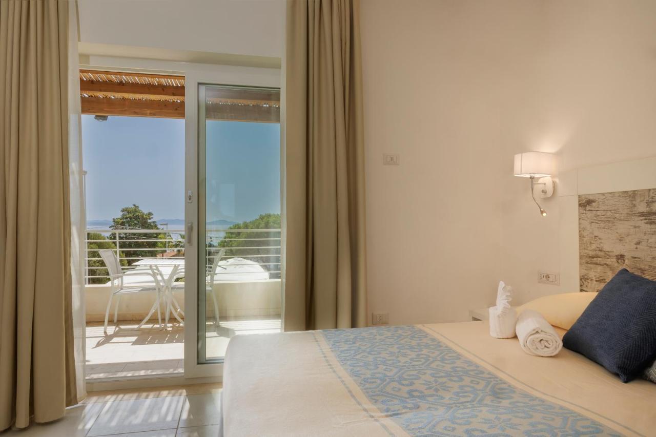 Mercury Beach Hotel SantʼAntìoco Exteriör bild