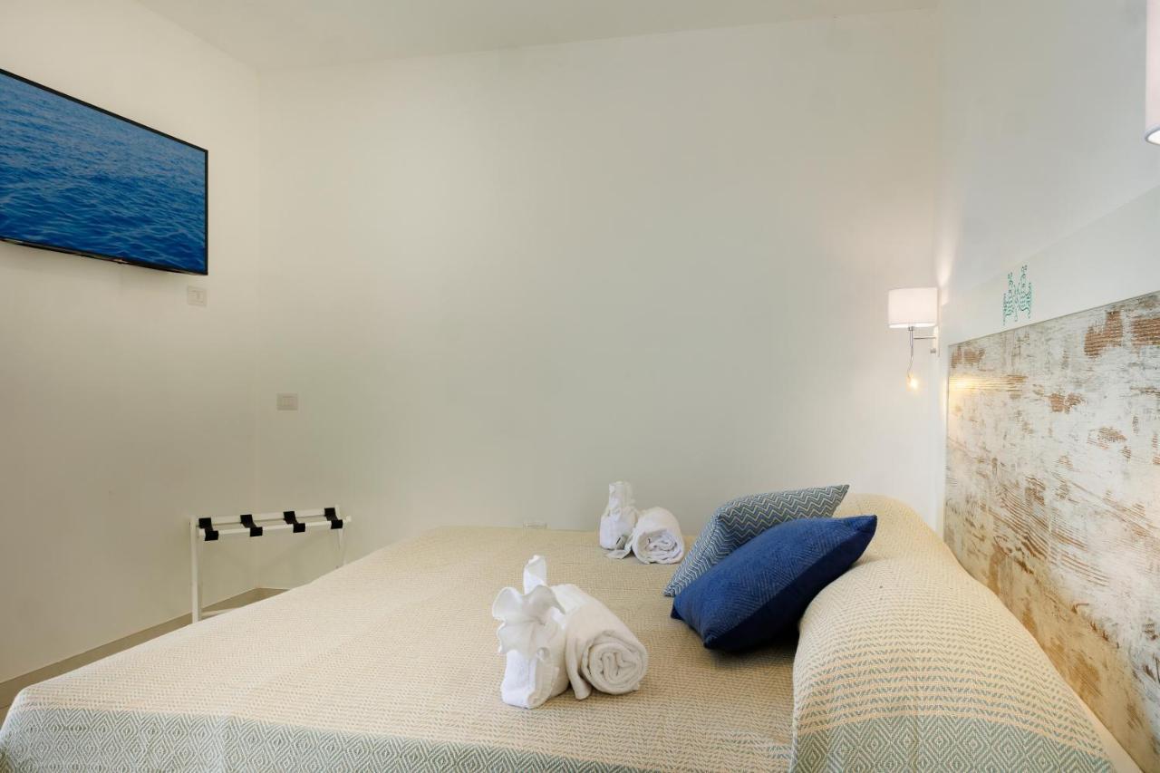 Mercury Beach Hotel SantʼAntìoco Exteriör bild