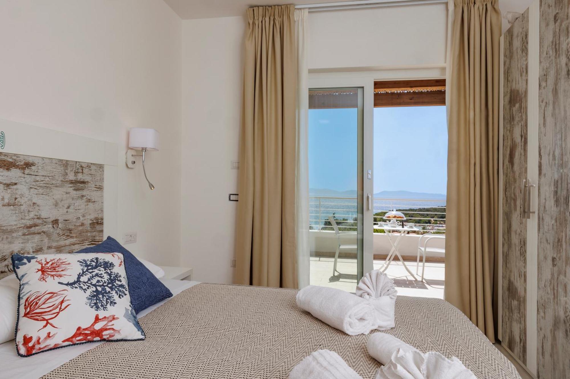Mercury Beach Hotel SantʼAntìoco Exteriör bild